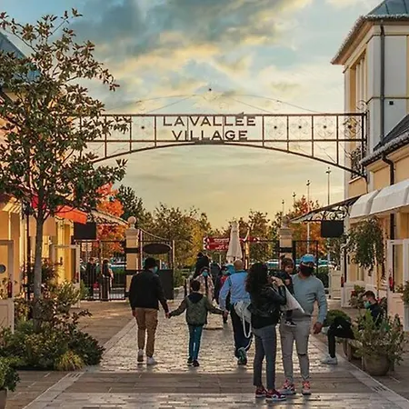 The Place To Be - A 5 Min De Disneyland Paris Serris Exterior photo